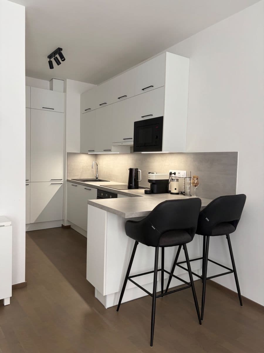 Prenájom bytu 1-izbový 40 m², Michelská, Praha, Praha Prenájom bytu 1-izbový 40 m², Michelská, Praha, Praha