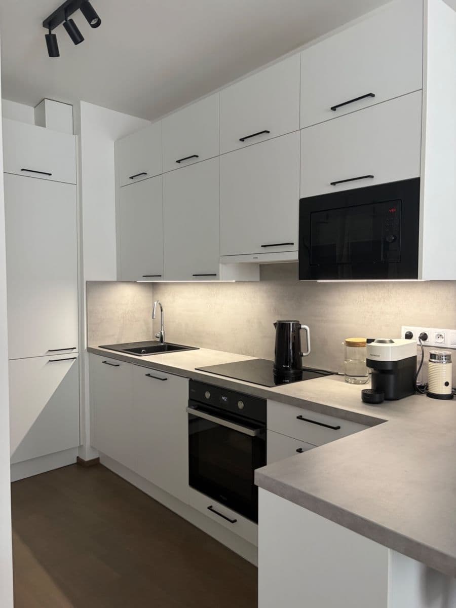 Prenájom bytu 1-izbový 40 m², Michelská, Praha, Praha Prenájom bytu 1-izbový 40 m², Michelská, Praha, Praha