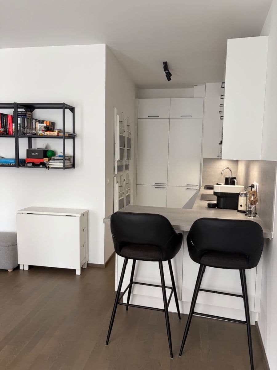 Prenájom bytu 1-izbový 40 m², Michelská, Praha, Praha Prenájom bytu 1-izbový 40 m², Michelská, Praha, Praha
