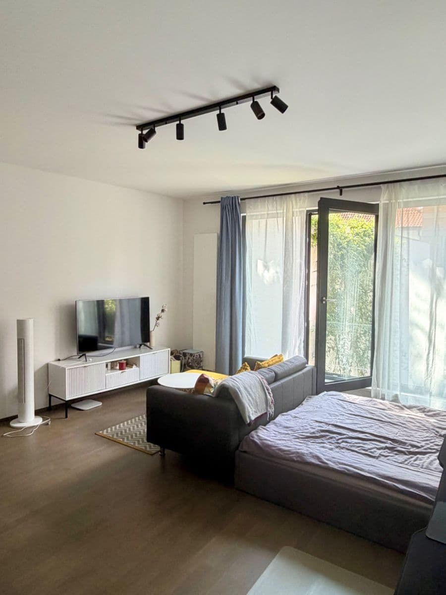 Prenájom bytu 1-izbový 40 m², Michelská, Praha, Praha Prenájom bytu 1-izbový 40 m², Michelská, Praha, Praha