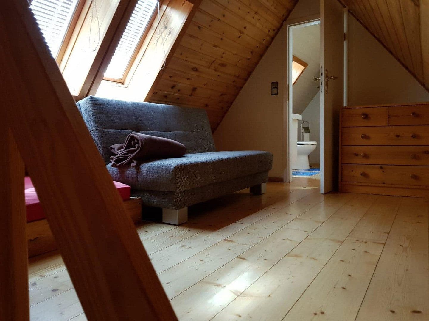 Prenájom bytu 6-izbový 160 m², Ernst-Bauchstr. 4, Aue-Bad Schlema, Sasko Prenájom bytu 6-izbový 160 m², Ernst-Bauchstr. 4, Aue-Bad Schlema, Sasko
