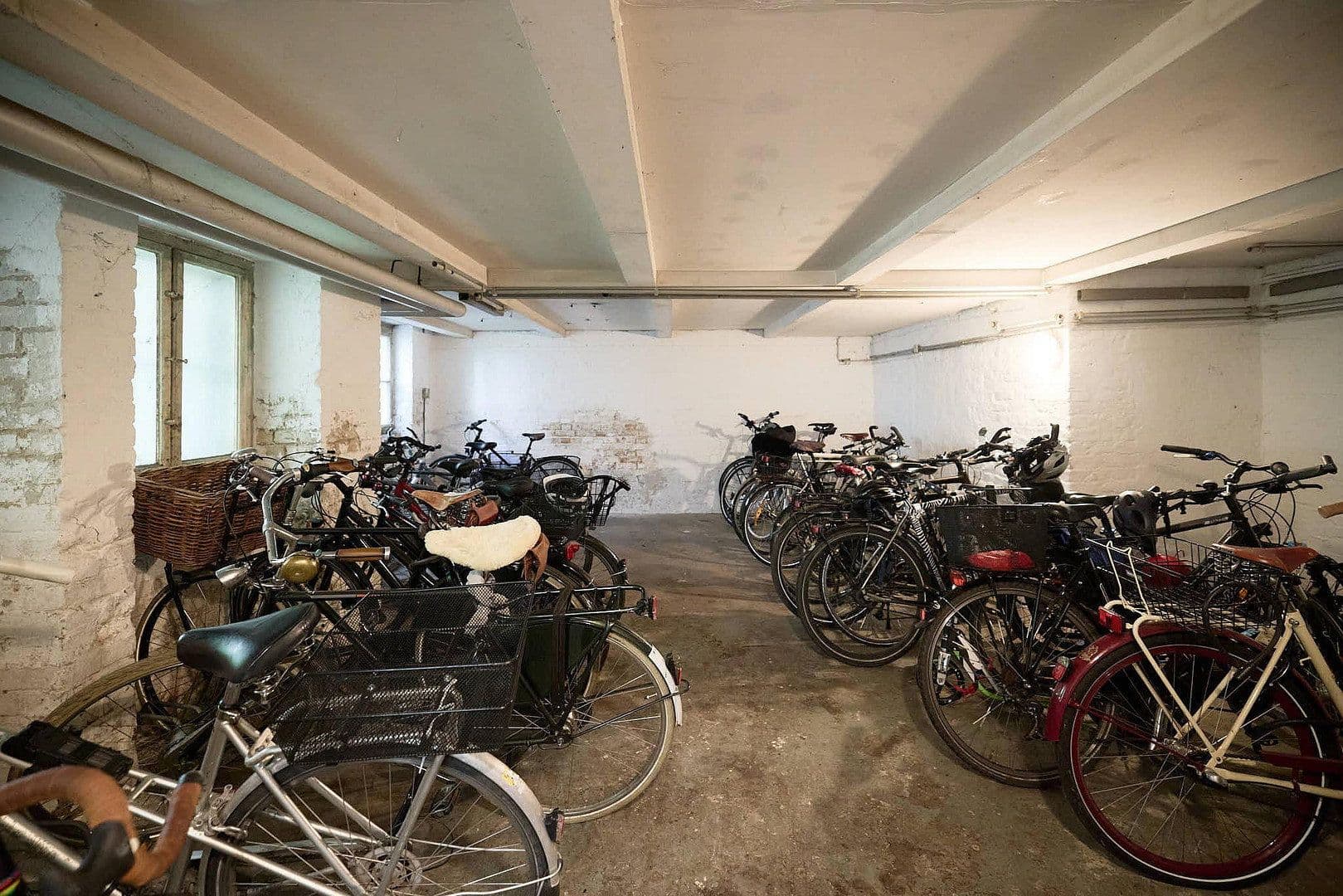 Predaj bytu 3-izbový 95 m², Bachestraße 5, Berlin, Berlín Predaj bytu 3-izbový 95 m², Bachestraße 5, Berlin, Berlín
