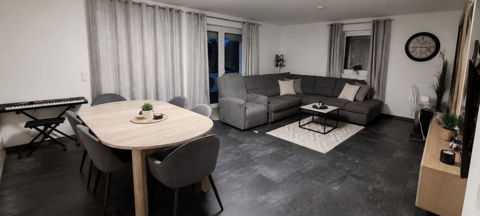 Prenájom bytu 4-izbový 110 m², Sassenburg, Dolné Sasko Prenájom bytu 4-izbový 110 m², Sassenburg, Dolné Sasko