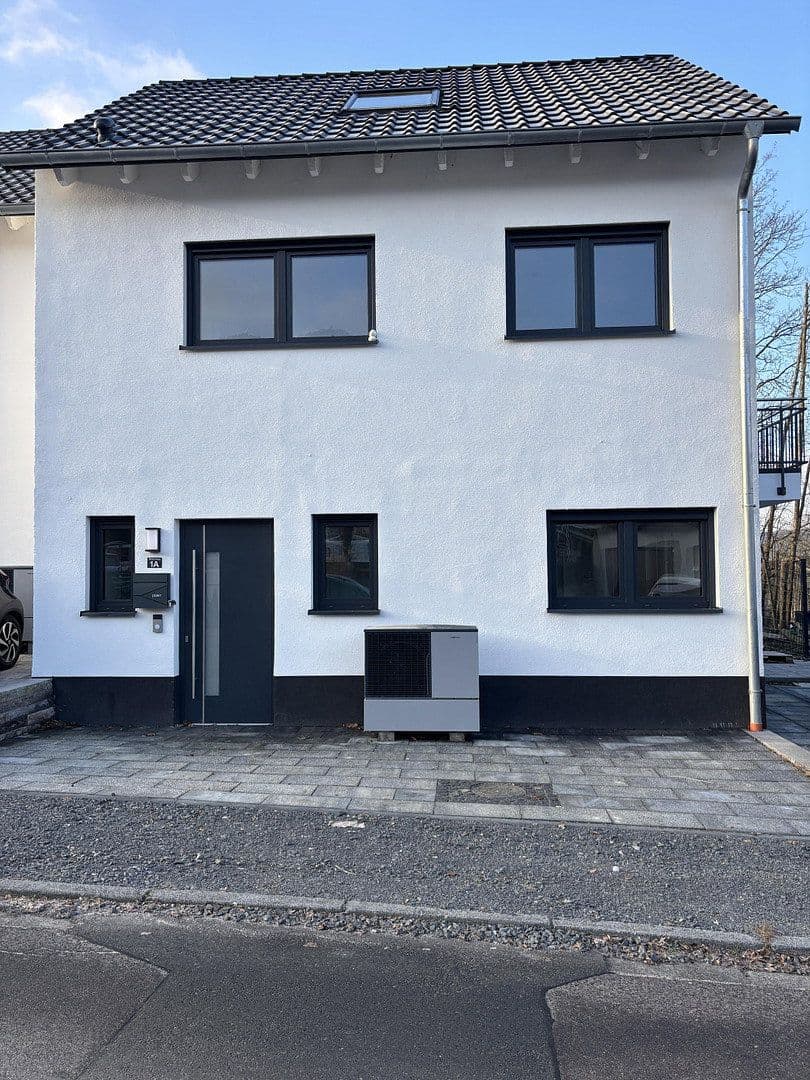 Prenájom domu 120 m², pozemok 150 m², Höchst im Odenwald, Hesensko Prenájom domu 120 m², pozemok 150 m², Höchst im Odenwald, Hesensko