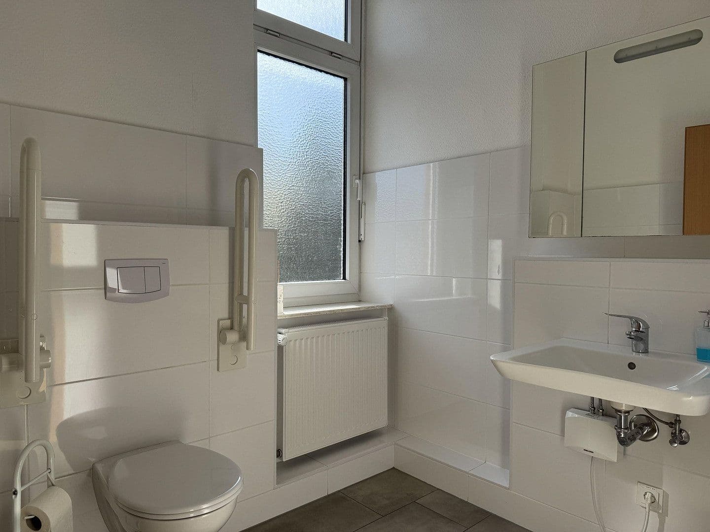 Prenájom kancelárie 268 m², Leinstraße 56, Neustadt am Rübenberge, Dolné Sasko Prenájom kancelárie 268 m², Leinstraße 56, Neustadt am Rübenberge, Dolné Sasko