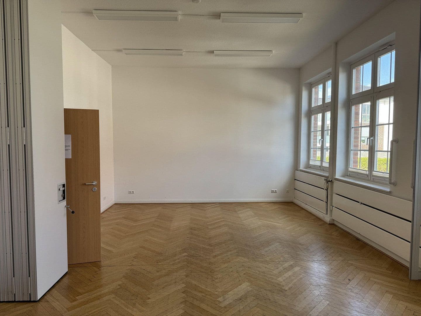 Prenájom kancelárie 268 m², Leinstraße 56, Neustadt am Rübenberge, Dolné Sasko Prenájom kancelárie 268 m², Leinstraße 56, Neustadt am Rübenberge, Dolné Sasko