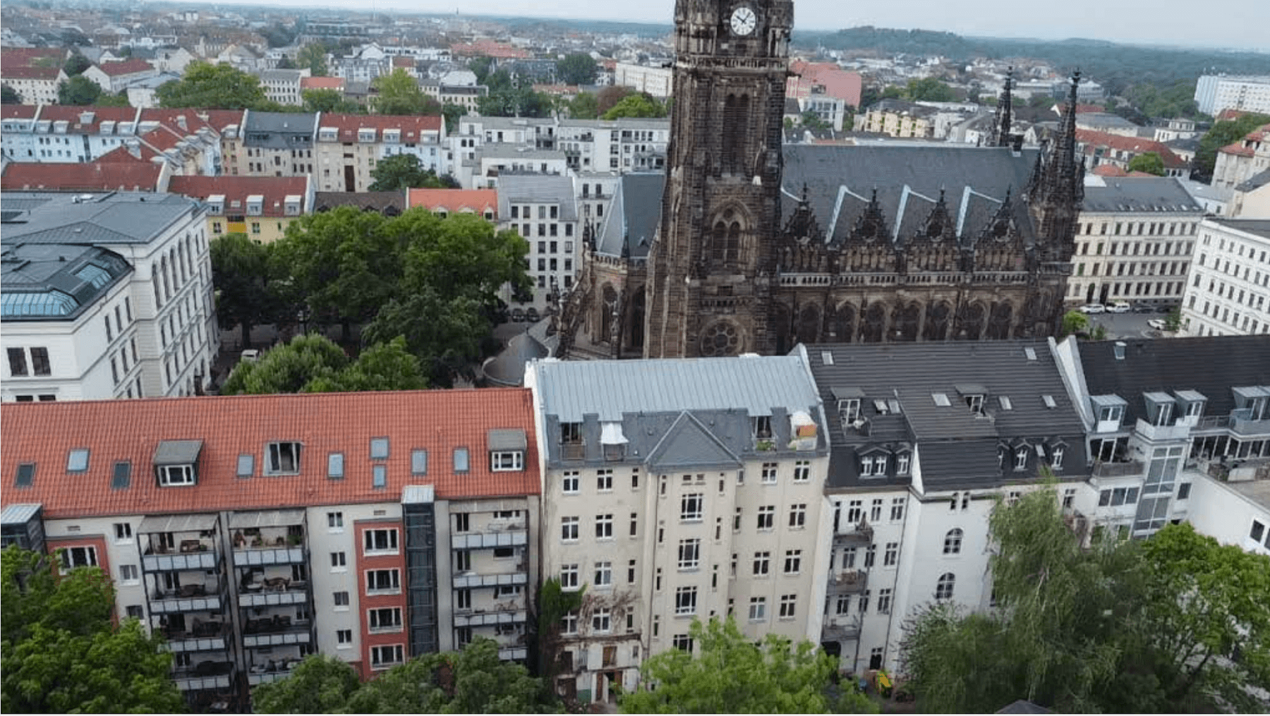 Prenájom bytu 5-izbový 150 m², Riemannstrasse 28, Leipzig, Sasko Prenájom bytu 5-izbový 150 m², Riemannstrasse 28, Leipzig, Sasko