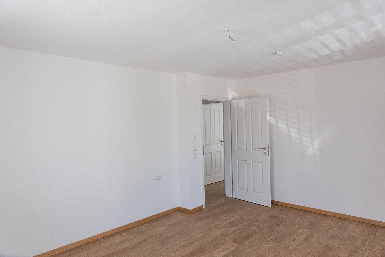 Prenájom bytu 5-izbový 132 m², Uhlandstraße 25, Bodelshausen, Bádensko-Wurttembersko Prenájom bytu 5-izbový 132 m², Uhlandstraße 25, Bodelshausen, Bádensko-Wurttembersko
