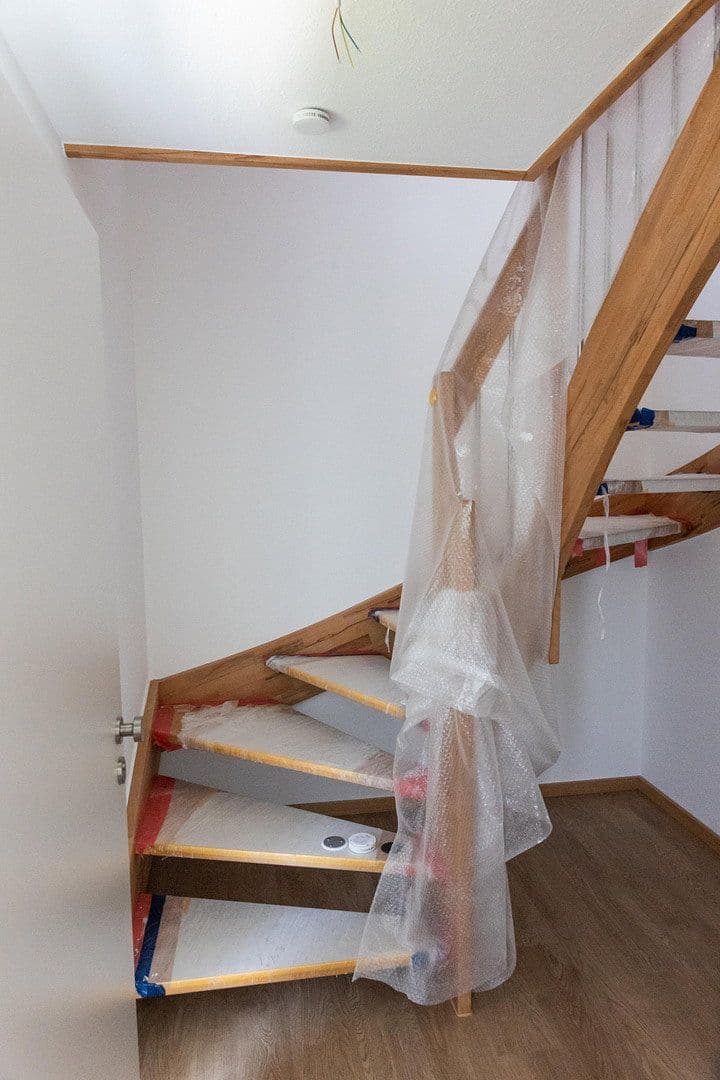Prenájom bytu 5-izbový 132 m², Uhlandstraße 25, Bodelshausen, Bádensko-Wurttembersko Prenájom bytu 5-izbový 132 m², Uhlandstraße 25, Bodelshausen, Bádensko-Wurttembersko