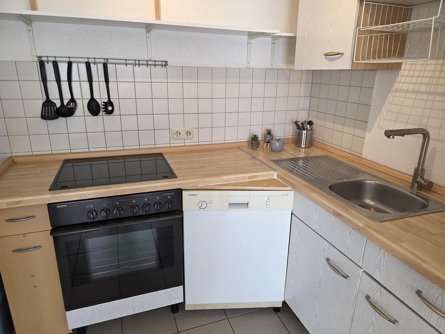 Prenájom bytu 1-izbový 40 m², Dellbrücker Steinweg 8a, Köln, Severné Porýnie - Westfálsko Prenájom bytu 1-izbový 40 m², Dellbrücker Steinweg 8a, Köln, Severné Porýnie - Westfálsko