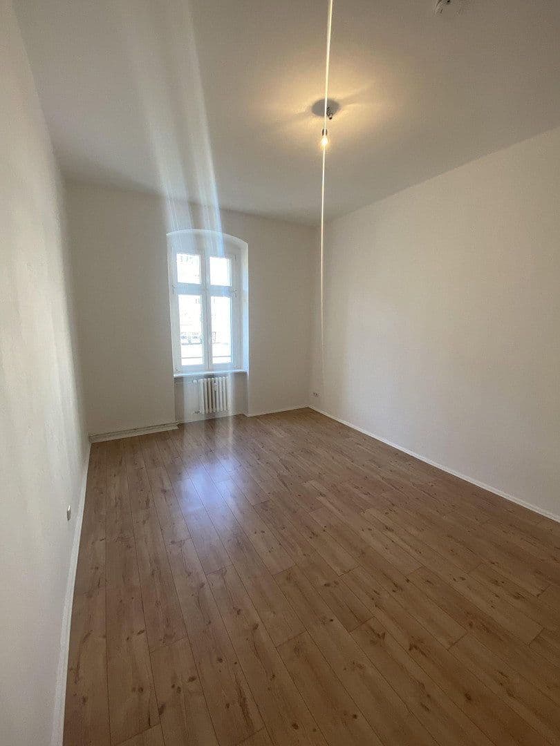 Prenájom bytu 4-izbový 103 m², Magdalenenstraße 21, Berlin, Berlín Prenájom bytu 4-izbový 103 m², Magdalenenstraße 21, Berlin, Berlín