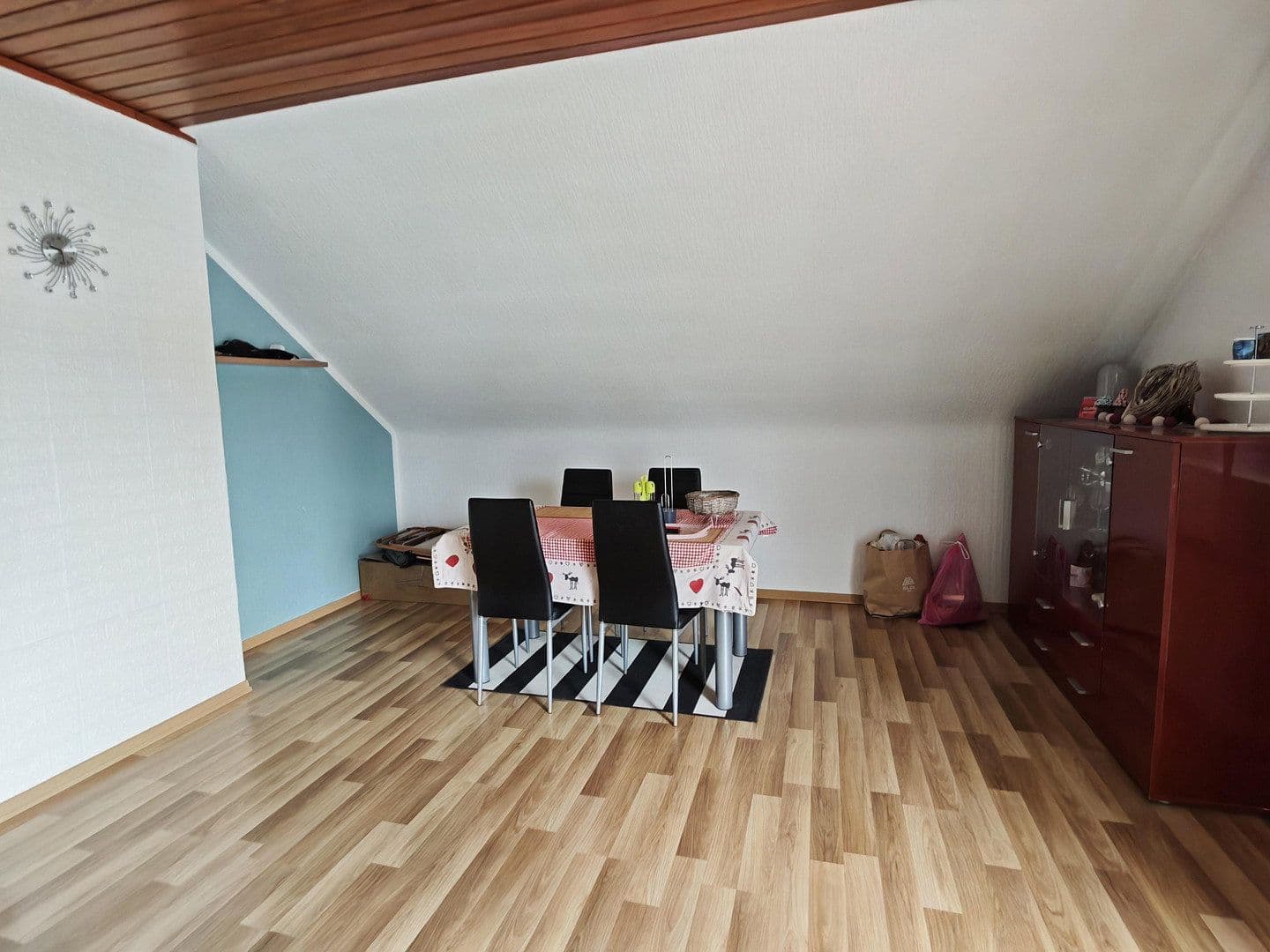 Prenájom bytu 4-izbový 97 m², Gernsbach, Bádensko-Wurttembersko Prenájom bytu 4-izbový 97 m², Gernsbach, Bádensko-Wurttembersko