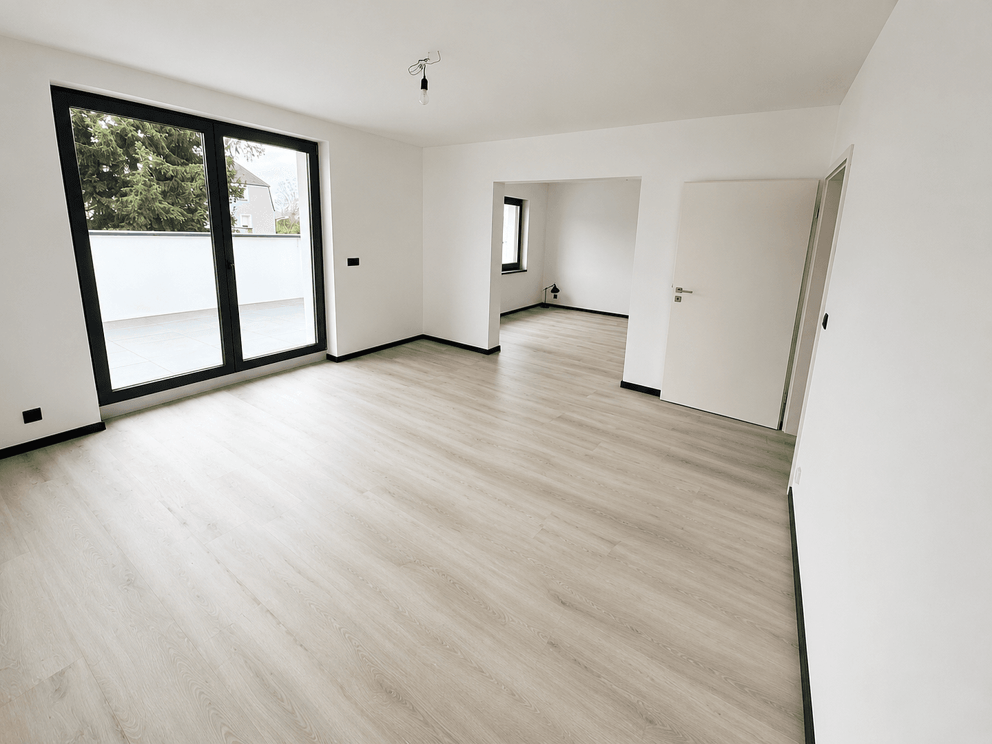 Prenájom bytu 3-izbový 114 m², Nürnberg, Bavorsko Prenájom bytu 3-izbový 114 m², Nürnberg, Bavorsko
