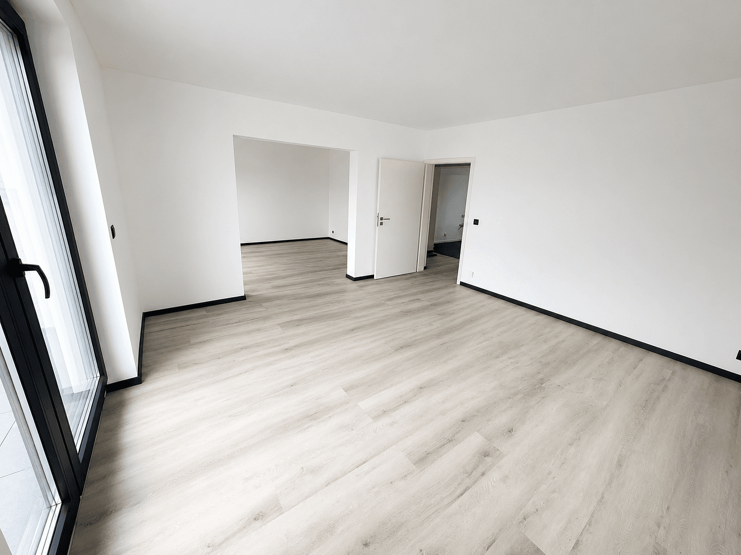 Prenájom bytu 3-izbový 114 m², Nürnberg, Bavorsko Prenájom bytu 3-izbový 114 m², Nürnberg, Bavorsko