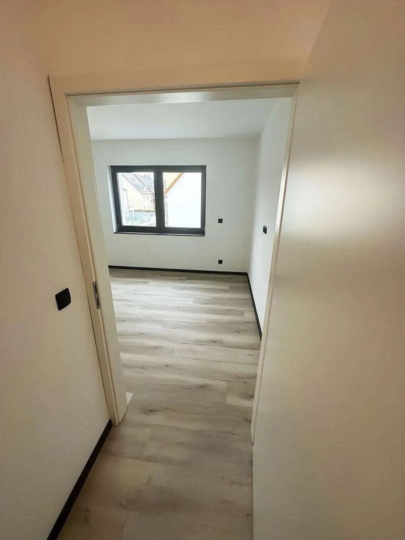 Prenájom bytu 3-izbový 114 m², Nürnberg, Bavorsko Prenájom bytu 3-izbový 114 m², Nürnberg, Bavorsko