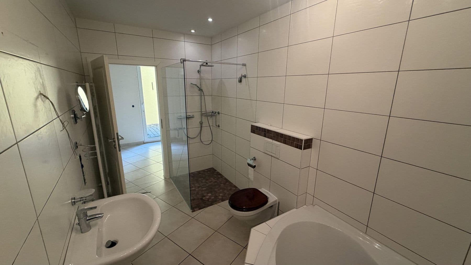 Prenájom bytu 5-izbový 149 m², Stade, Dolné Sasko Prenájom bytu 5-izbový 149 m², Stade, Dolné Sasko