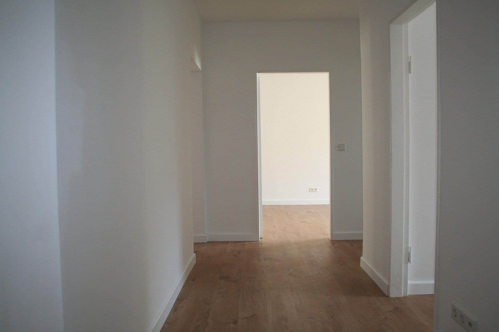 Prenájom bytu 3-izbový 95 m², 68165 Mannheim, Bádensko-Wurttembersko Prenájom bytu 3-izbový 95 m², 68165 Mannheim, Bádensko-Wurttembersko