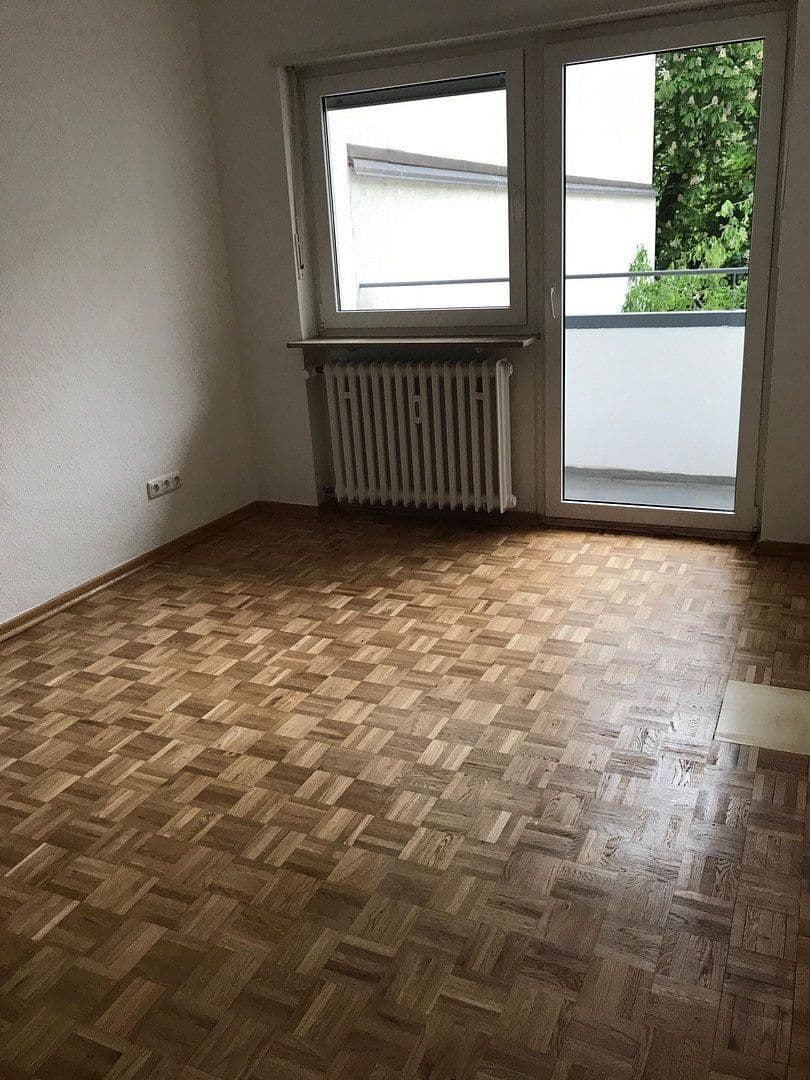 Prenájom bytu 3-izbový 95 m², 68165 Mannheim, Bádensko-Wurttembersko Prenájom bytu 3-izbový 95 m², 68165 Mannheim, Bádensko-Wurttembersko