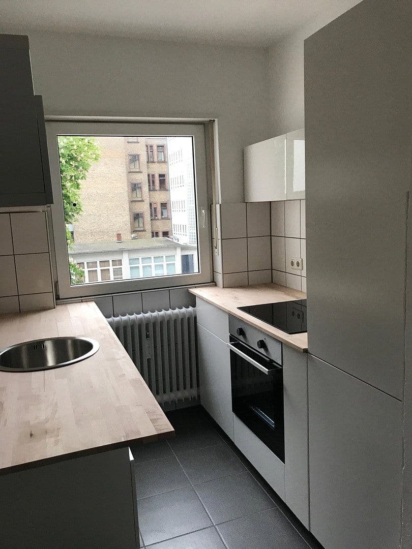 Prenájom bytu 3-izbový 95 m², 68165 Mannheim, Bádensko-Wurttembersko Prenájom bytu 3-izbový 95 m², 68165 Mannheim, Bádensko-Wurttembersko