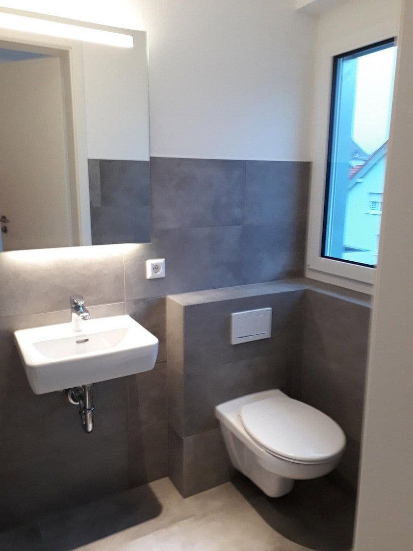 Prenájom bytu 3-izbový 107 m², Zimmermannstrasse 19, Laufenburg (Baden), Bádensko-Wurttembersko Prenájom bytu 3-izbový 107 m², Zimmermannstrasse 19, Laufenburg (Baden), Bádensko-Wurttembersko