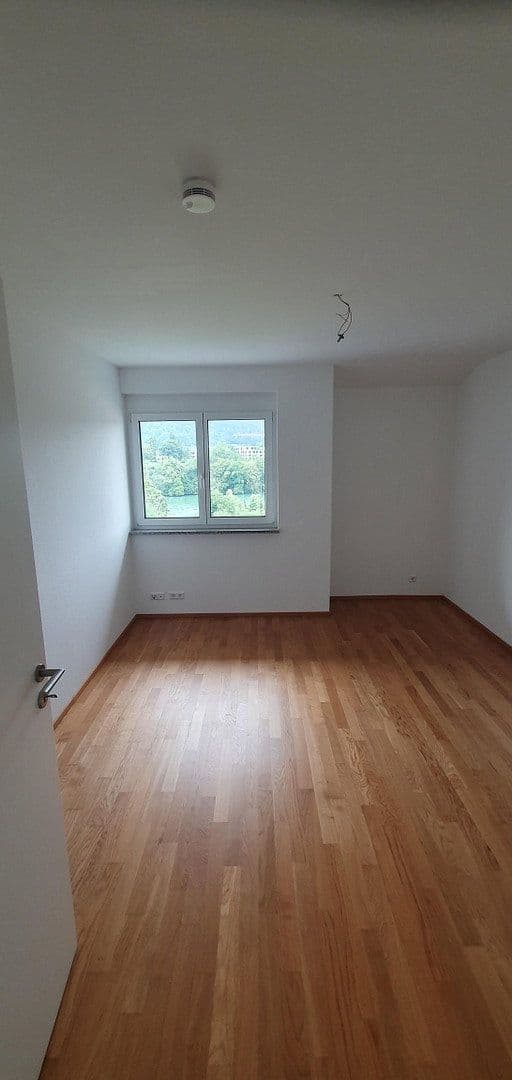 Prenájom bytu 3-izbový 107 m², Zimmermannstrasse 19, Laufenburg (Baden), Bádensko-Wurttembersko Prenájom bytu 3-izbový 107 m², Zimmermannstrasse 19, Laufenburg (Baden), Bádensko-Wurttembersko