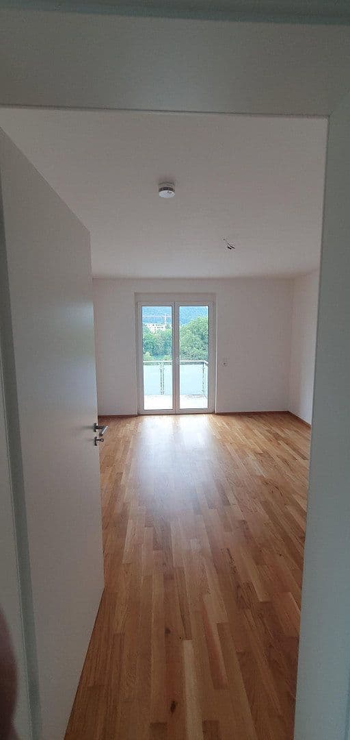 Prenájom bytu 3-izbový 107 m², Zimmermannstrasse 19, Laufenburg (Baden), Bádensko-Wurttembersko Prenájom bytu 3-izbový 107 m², Zimmermannstrasse 19, Laufenburg (Baden), Bádensko-Wurttembersko