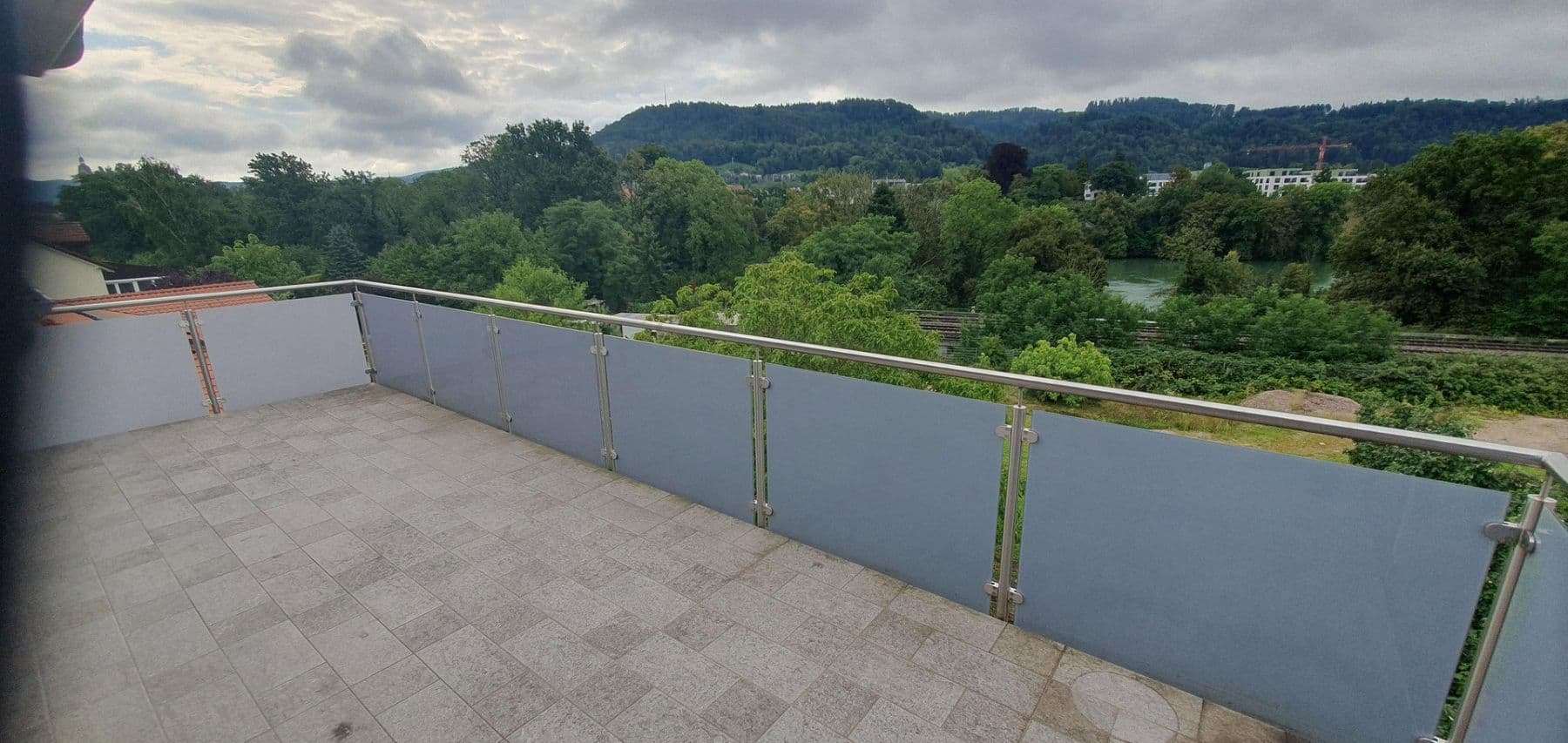 Prenájom bytu 3-izbový 107 m², Zimmermannstrasse 19, Laufenburg (Baden), Bádensko-Wurttembersko Prenájom bytu 3-izbový 107 m², Zimmermannstrasse 19, Laufenburg (Baden), Bádensko-Wurttembersko