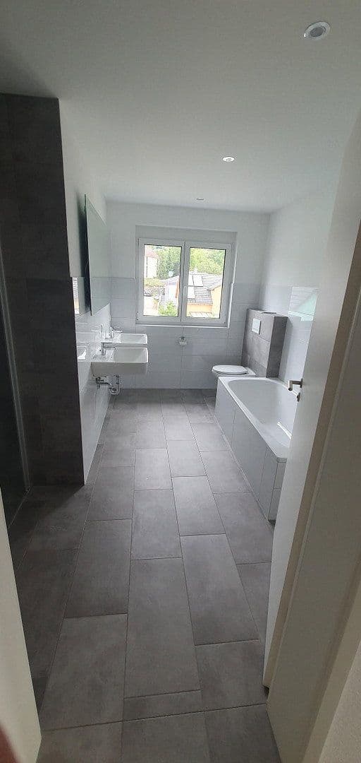 Prenájom bytu 3-izbový 107 m², Zimmermannstrasse 19, Laufenburg (Baden), Bádensko-Wurttembersko Prenájom bytu 3-izbový 107 m², Zimmermannstrasse 19, Laufenburg (Baden), Bádensko-Wurttembersko