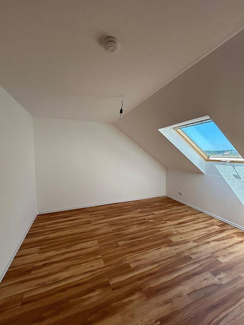 Prenájom bytu 3-izbový 85 m², Helga-Barth-Straße 7, Bretten, Bádensko-Wurttembersko Prenájom bytu 3-izbový 85 m², Helga-Barth-Straße 7, Bretten, Bádensko-Wurttembersko