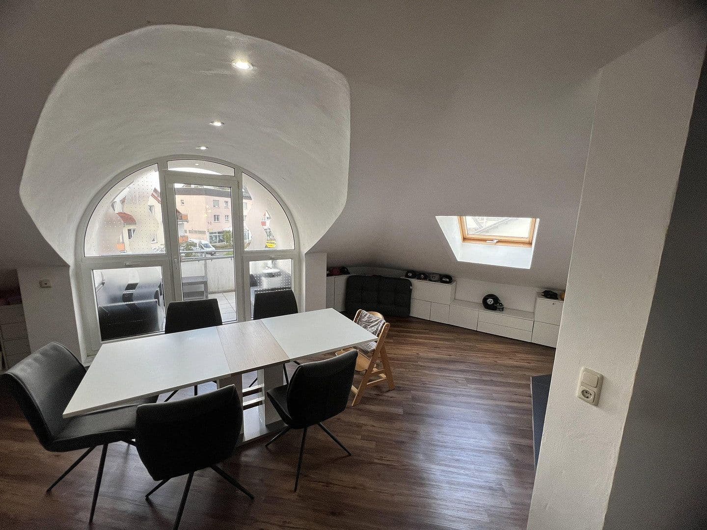 Predaj bytu 4-izbový 111 m², Obertshausen, Hesensko Predaj bytu 4-izbový 111 m², Obertshausen, Hesensko