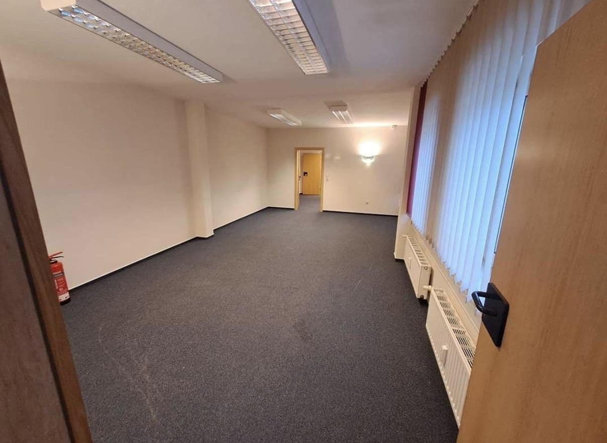Prenájom kancelárie 89 m², Büchen, Šlezvicko-Holštajnsko Prenájom kancelárie 89 m², Büchen, Šlezvicko-Holštajnsko