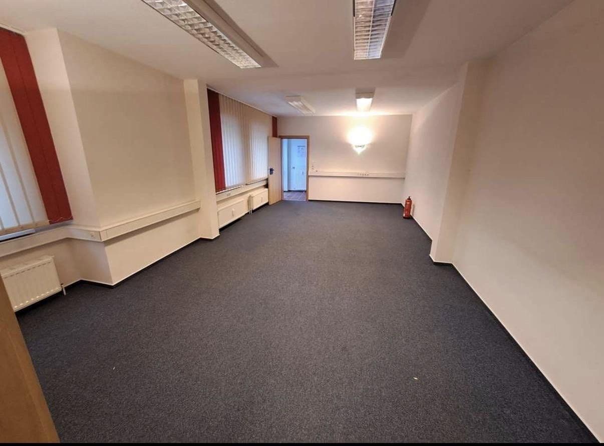 Prenájom kancelárie 89 m², Büchen, Šlezvicko-Holštajnsko Prenájom kancelárie 89 m², Büchen, Šlezvicko-Holštajnsko