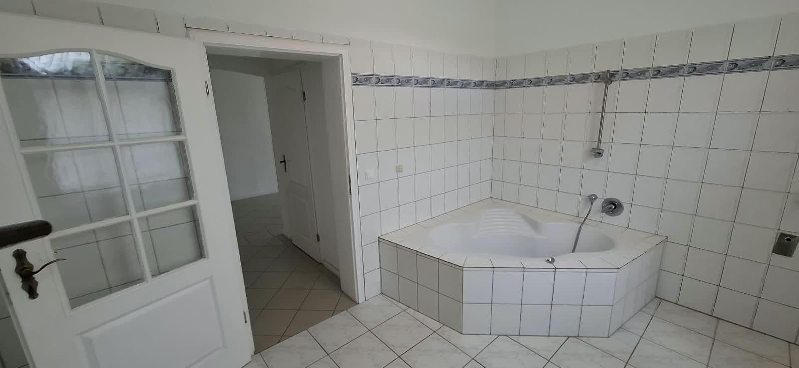 Prenájom bytu 3-izbový 115 m², Dorfstraße 12, Rieps, Meklenbursko-Predpomoransko Prenájom bytu 3-izbový 115 m², Dorfstraße 12, Rieps, Meklenbursko-Predpomoransko