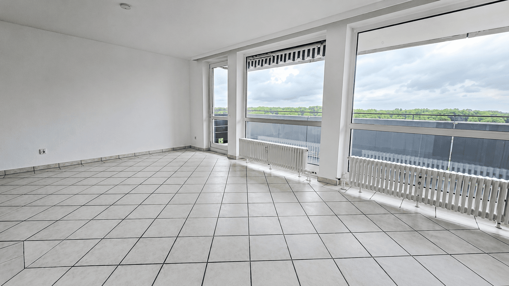 Prenájom bytu 4-izbový 110 m², Flachsbleiche 72, Kaarst, Severné Porýnie - Westfálsko Prenájom bytu 4-izbový 110 m², Flachsbleiche 72, Kaarst, Severné Porýnie - Westfálsko