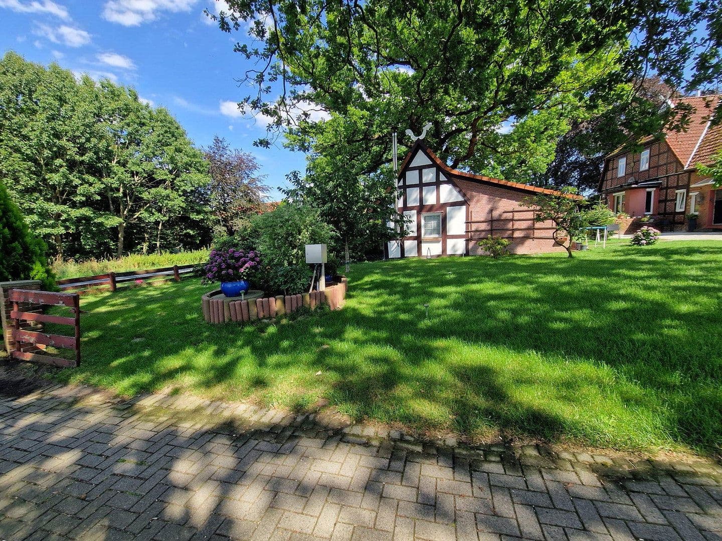 Predaj domu 290 m², pozemok 4.718 m², Gehlbergen 2, Bruchhausen-Vilsen, Dolné Sasko Predaj domu 290 m², pozemok 4.718 m², Gehlbergen 2, Bruchhausen-Vilsen, Dolné Sasko