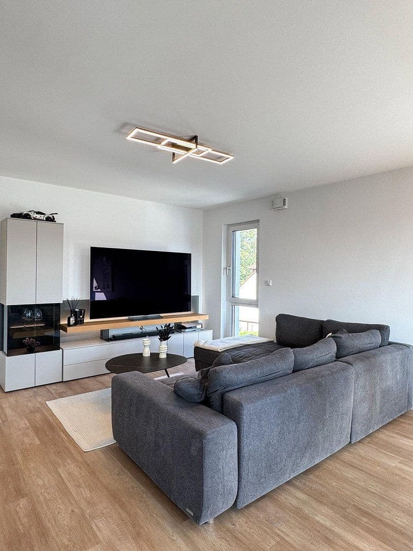 Prenájom bytu 3-izbový 88 m², Fürth, Bavorsko Prenájom bytu 3-izbový 88 m², Fürth, Bavorsko