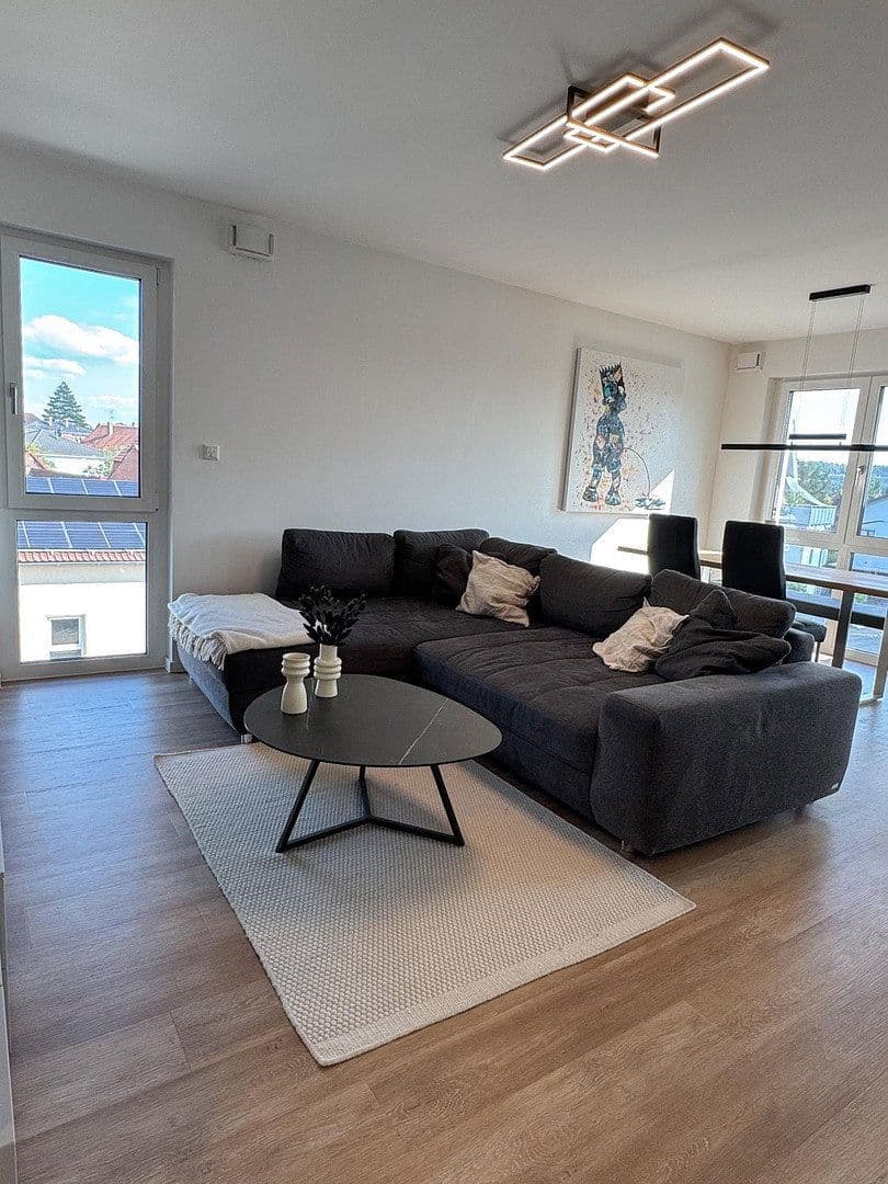 Prenájom bytu 3-izbový 88 m², Fürth, Bavorsko Prenájom bytu 3-izbový 88 m², Fürth, Bavorsko