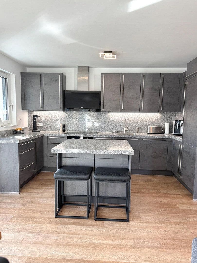 Prenájom bytu 3-izbový 88 m², Fürth, Bavorsko Prenájom bytu 3-izbový 88 m², Fürth, Bavorsko