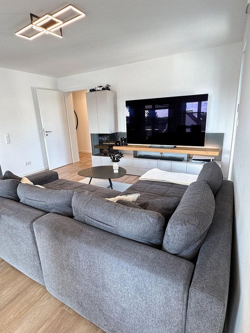 Prenájom bytu 3-izbový 88 m², Fürth, Bavorsko Prenájom bytu 3-izbový 88 m², Fürth, Bavorsko