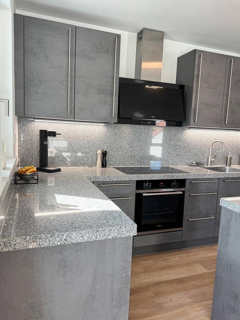 Prenájom bytu 3-izbový 88 m², Fürth, Bavorsko Prenájom bytu 3-izbový 88 m², Fürth, Bavorsko