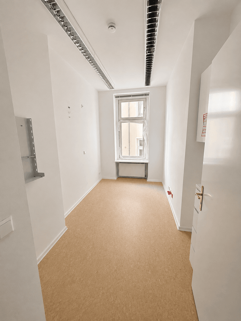 Prenájom kancelárie 180 m², Südwestkorso 11a, Berlin, Berlín Prenájom kancelárie 180 m², Südwestkorso 11a, Berlin, Berlín
