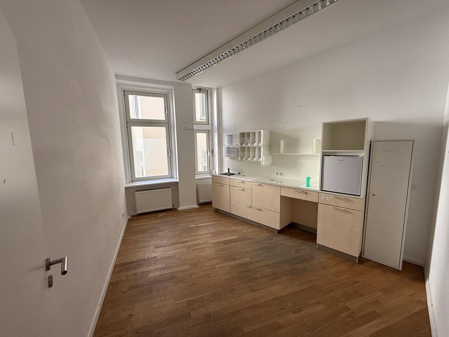 Prenájom kancelárie 180 m², Südwestkorso 11a, Berlin, Berlín Prenájom kancelárie 180 m², Südwestkorso 11a, Berlin, Berlín