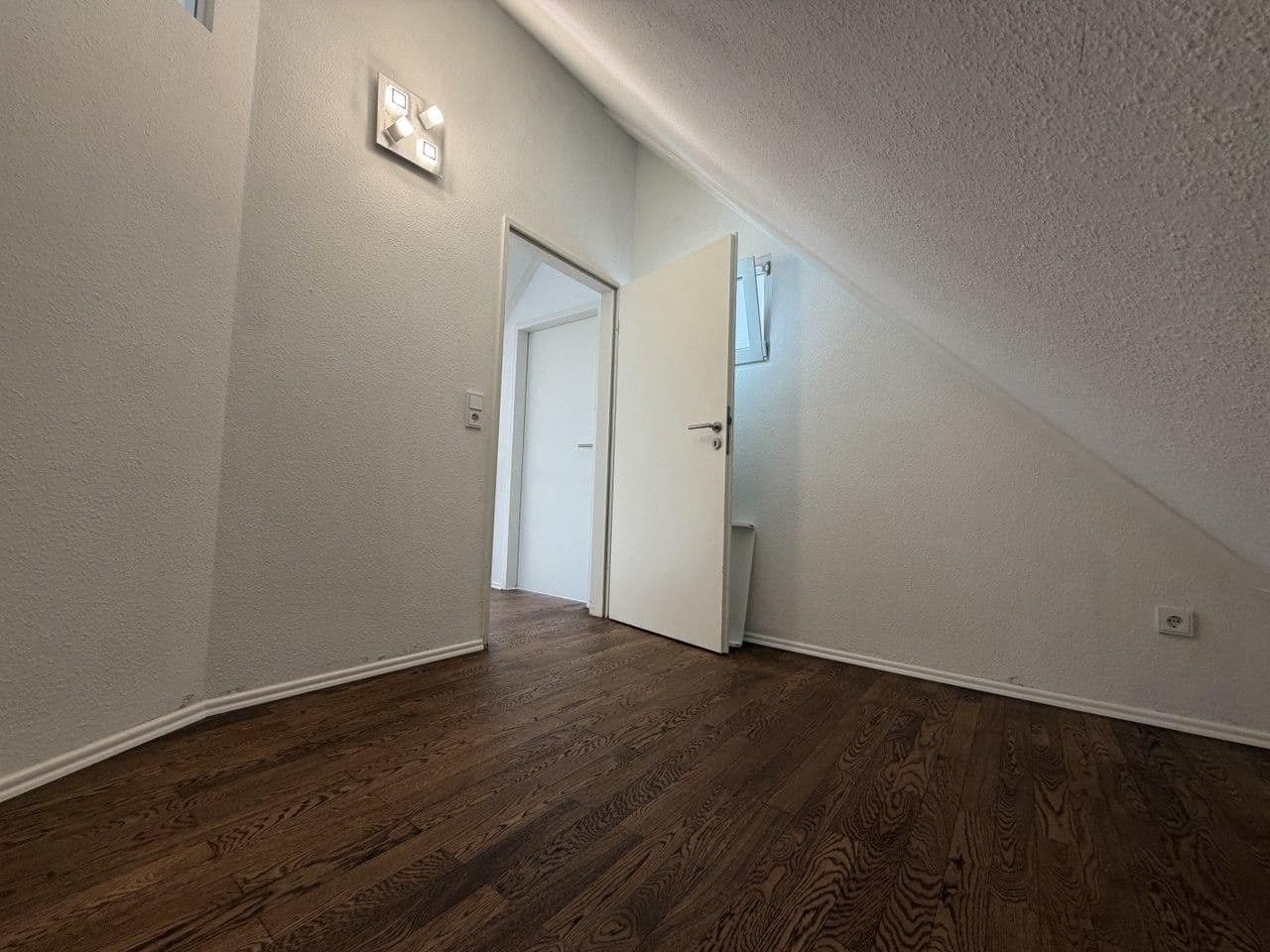Predaj bytu 3-izbový 155 m², Köln, Severné Porýnie - Westfálsko Predaj bytu 3-izbový 155 m², Köln, Severné Porýnie - Westfálsko