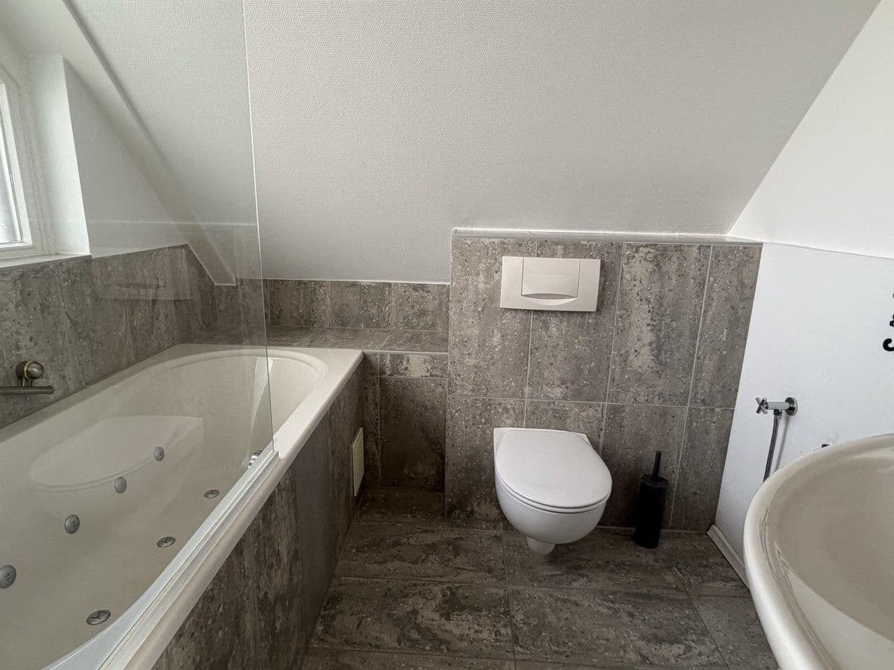 Predaj bytu 3-izbový 155 m², Köln, Severné Porýnie - Westfálsko Predaj bytu 3-izbový 155 m², Köln, Severné Porýnie - Westfálsko