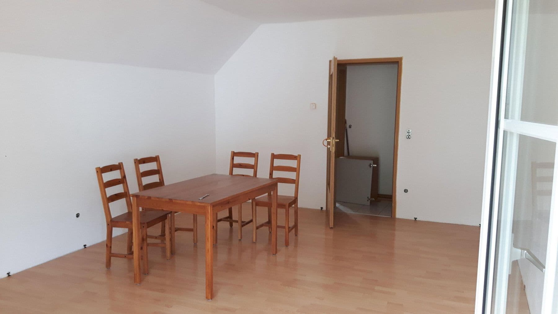 Prenájom bytu 2-izbový 66 m², Menden (Sauerland), Severné Porýnie - Westfálsko Prenájom bytu 2-izbový 66 m², Menden (Sauerland), Severné Porýnie - Westfálsko