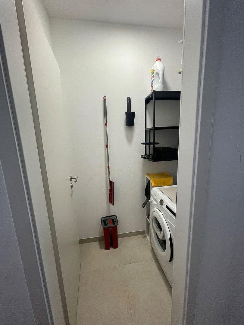 Prenájom bytu 2-izbový 77 m², Brühl, Bádensko-Wurttembersko Prenájom bytu 2-izbový 77 m², Brühl, Bádensko-Wurttembersko