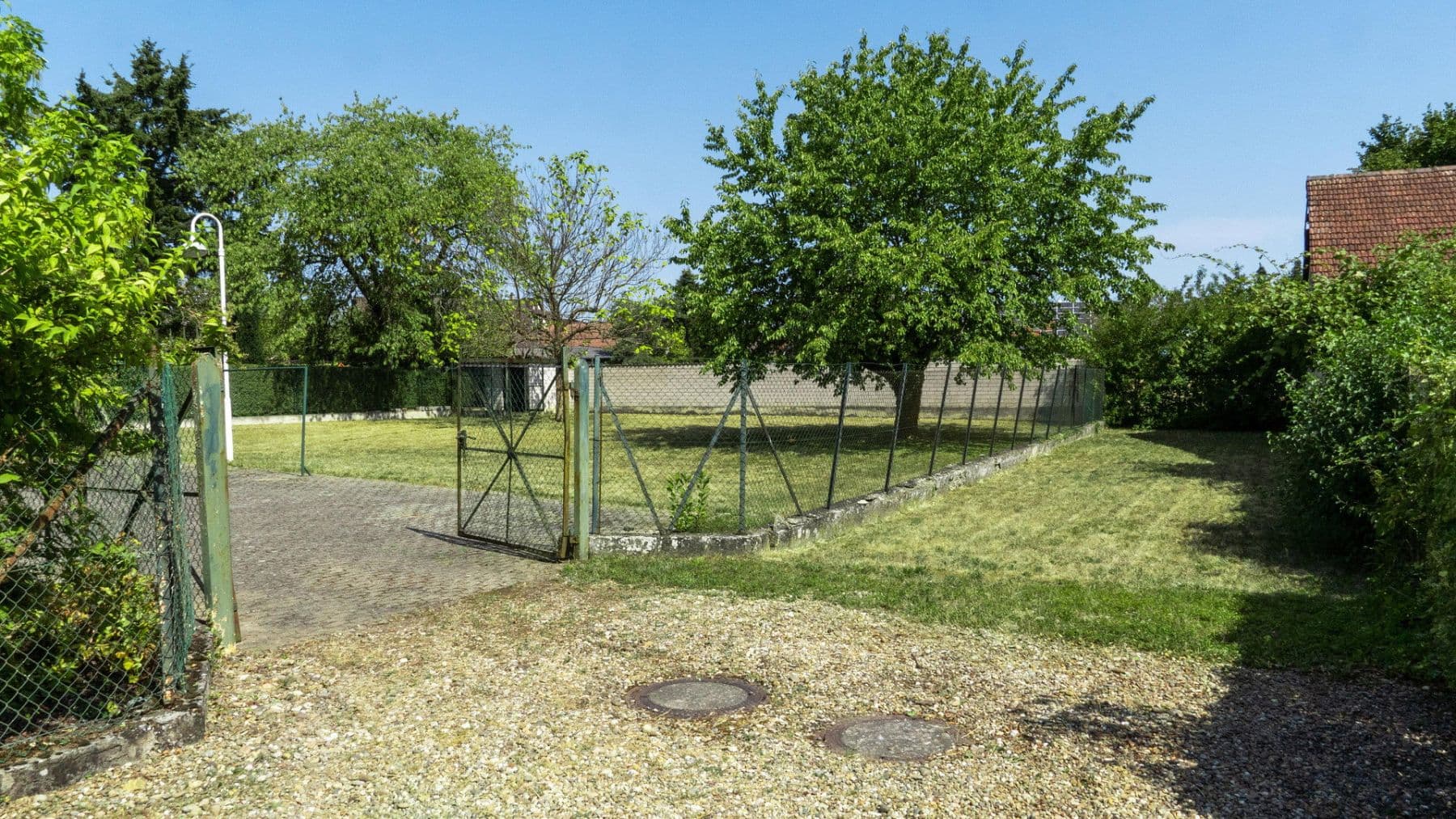 Predaj domu 145 m², pozemok 1.488 m², Neuried, Bádensko-Wurttembersko Predaj domu 145 m², pozemok 1.488 m², Neuried, Bádensko-Wurttembersko
