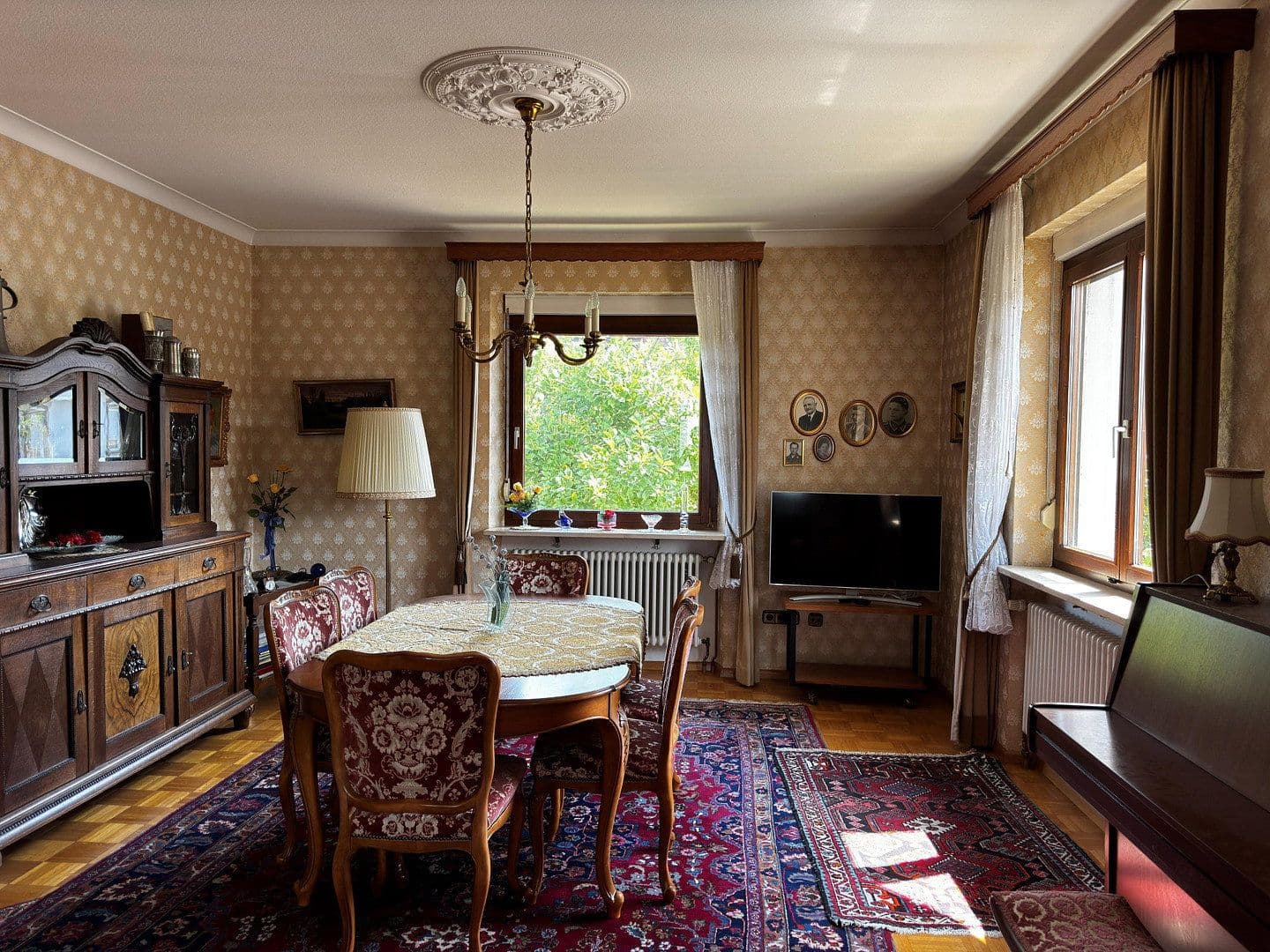 Predaj domu 145 m², pozemok 1.488 m², Neuried, Bádensko-Wurttembersko Predaj domu 145 m², pozemok 1.488 m², Neuried, Bádensko-Wurttembersko