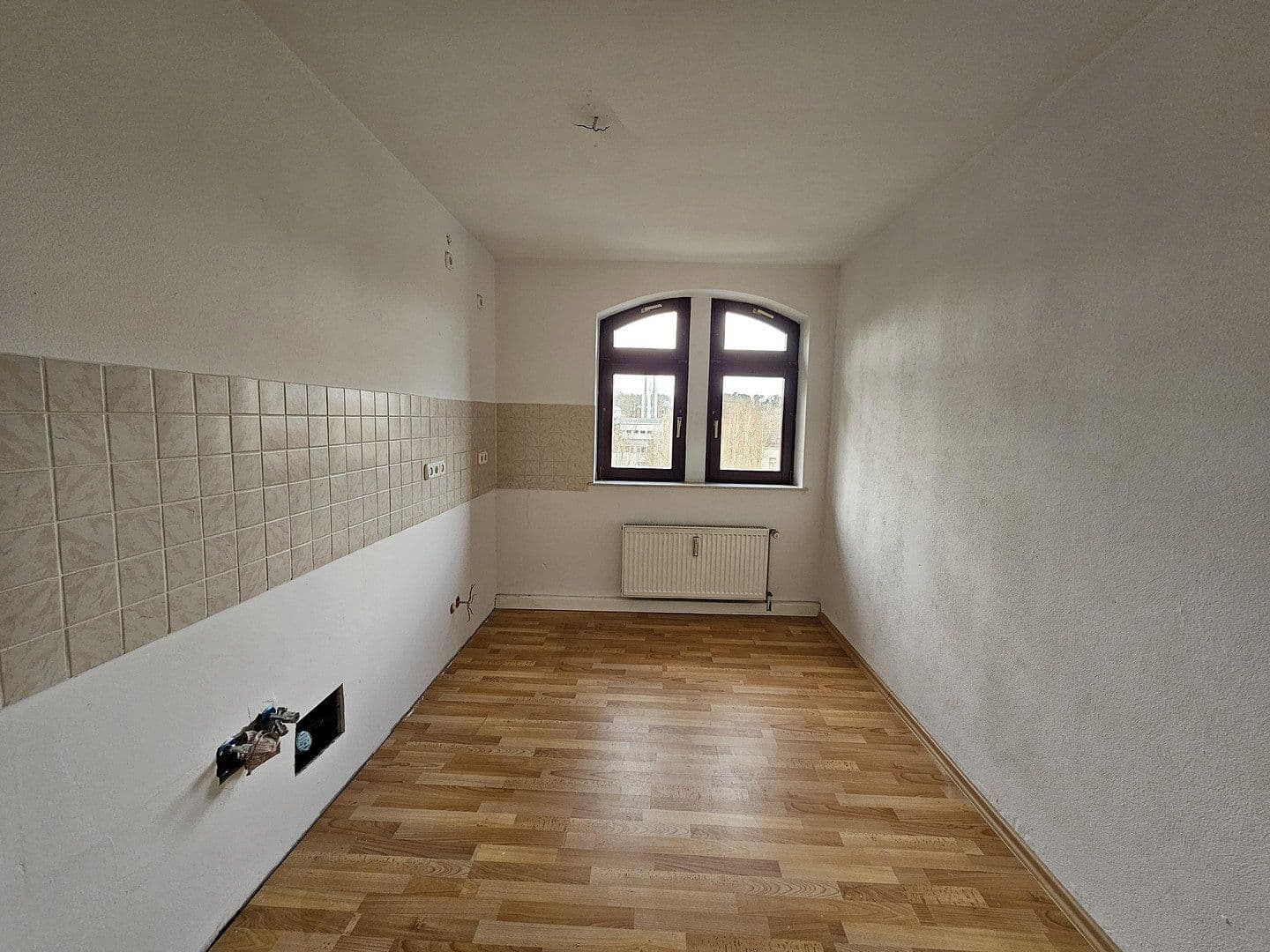 Prenájom bytu 3-izbový 96 m², Kitscherstr.10, Crimmitschau, Sasko Prenájom bytu 3-izbový 96 m², Kitscherstr.10, Crimmitschau, Sasko