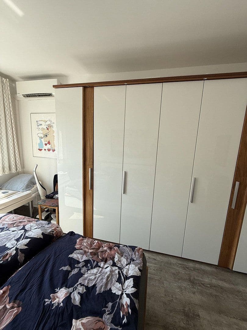 Predaj bytu 3-izbový 127 m², Berlin, Berlín Predaj bytu 3-izbový 127 m², Berlin, Berlín